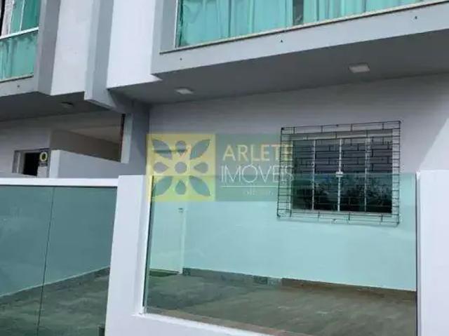 Casa / Sobrado para Locação em Porto Belo/SC Balneário Perequê 3 Quartos