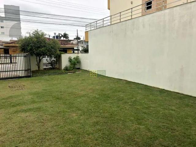 Casa / Sobrado para Locação em Porto Belo/SC Balneário Perequê 5 Quartos