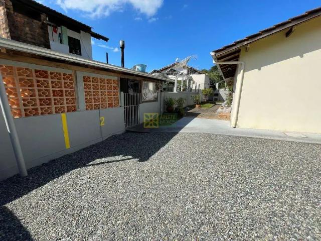 Casa / Sobrado para Locação em Porto Belo/SC Centro 1 Quartos