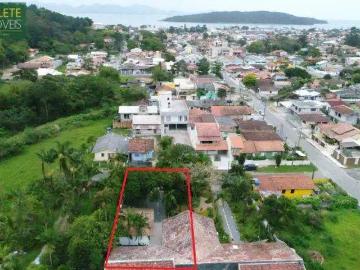 Casa / Sobrado para Locação em Porto Belo/SC Centro 2 Quartos