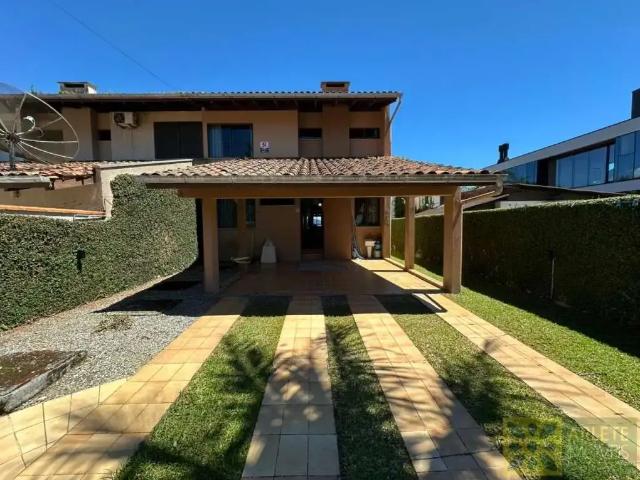 Casa / Sobrado para Locação em Porto Belo/SC Centro 3 Quartos