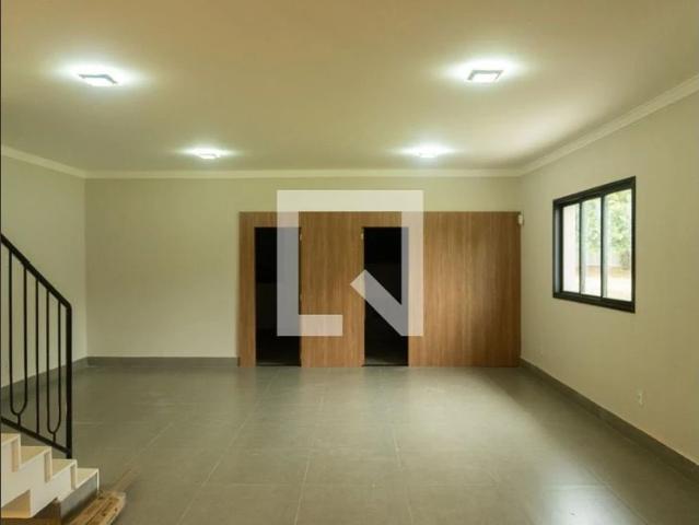 Casa / Sobrado para Locação em Paulínia/SP Parque Brasil 500 5 Quartos