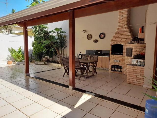Casa / Sobrado para Locação em Paulínia/SP Parque Brasil 500 3 Quartos