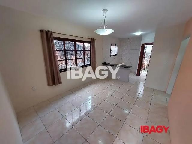 Casa / Sobrado para Locação em Palhoça/SC Madri 2 Quartos