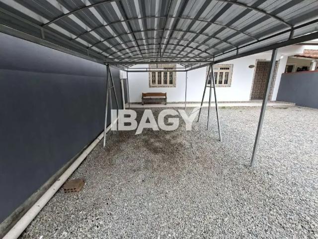 Casa / Sobrado para Locação em Palhoça/SC Madri 2 Quartos