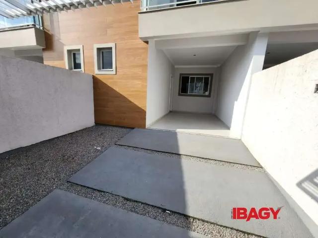 Casa / Sobrado para Locação em Palhoça/SC Nova Palhoça 2 Quartos