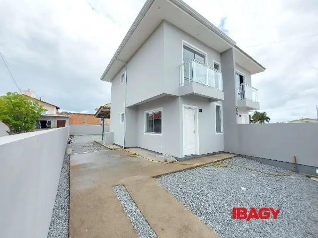 Casa / Sobrado para Locação em Palhoça/SC Aririu 2 Quartos