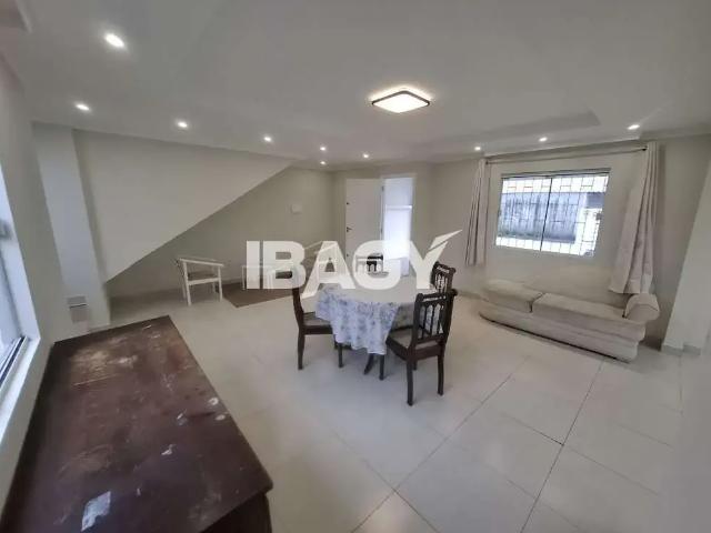 Casa / Sobrado para Locação em Palhoça/SC Barra do Aririú 2 Quartos