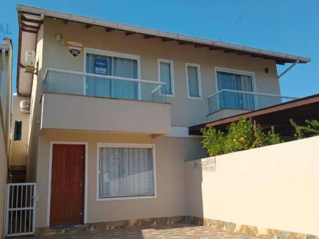Casa / Sobrado para Locação em Palhoça/SC Bela Vista 3 Quartos