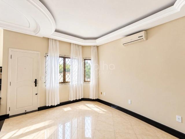 Casa / Sobrado para Locação em Palhoça/SC Centro 4 Quartos