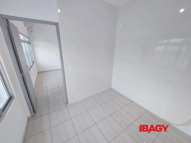 Casa / Sobrado para Locação em Palhoça/SC Centro 1 Quartos