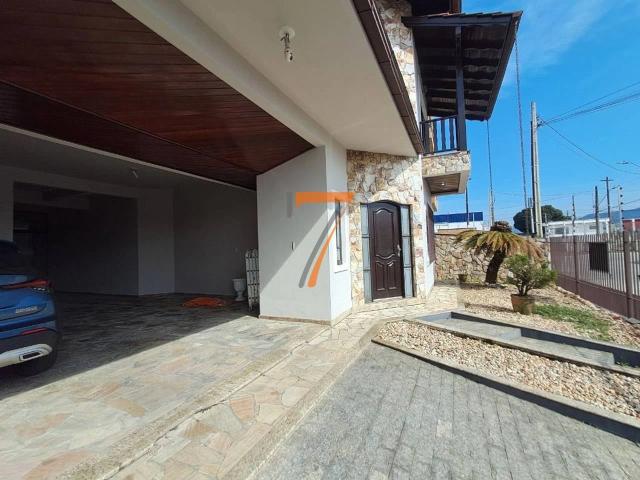 Casa / Sobrado para Locação em Palhoça/SC Centro 3 Quartos