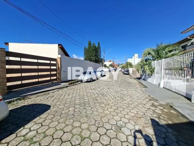 Casa / Sobrado para Locação em Palhoça/SC Centro 3 Quartos