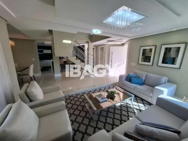 Casa / Sobrado para Locação em Palhoça/SC Centro 3 Quartos