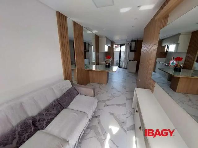 Casa / Sobrado para Locação em Palhoça/SC Pagani 3 Quartos