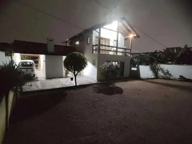 Casa / Sobrado para Locação em Palhoça/SC Pedra Branca 3 Quartos