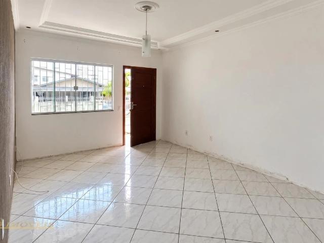 Casa / Sobrado para Locação em Palhoça/SC Ponte do Imaruim 3 Quartos