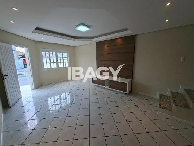 Casa / Sobrado para Locação em Palhoça/SC Ponte do Imaruim 4 Quartos