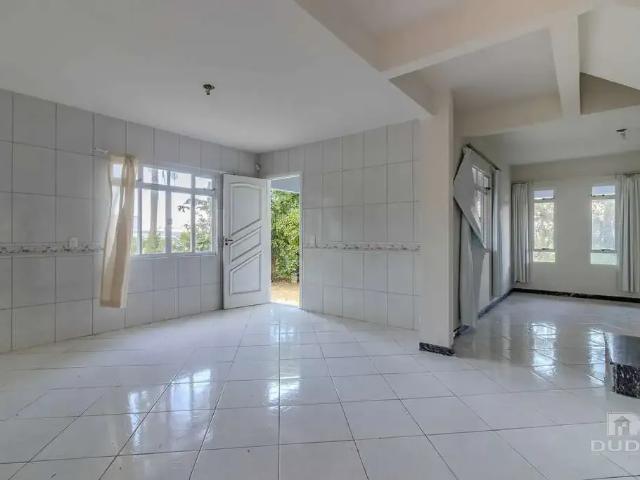 Casa / Sobrado para Locação em Palhoça/SC Praia de Fora 3 Quartos
