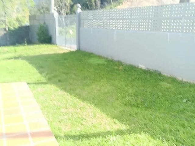 Casa / Sobrado para Locação em Palhoça/SC Praia de Fora 3 Quartos
