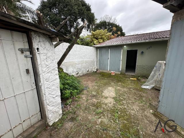 Casa / Sobrado para Locação em Palhoça/SC Praia de Fora 2 Quartos