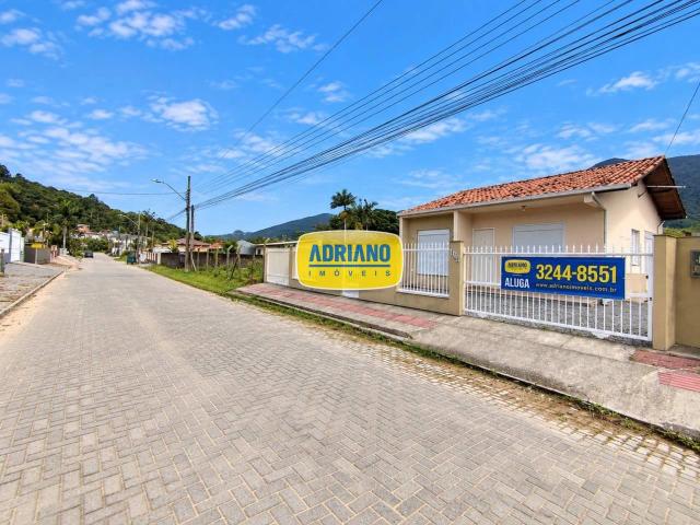 Casa / Sobrado para Locação em Palhoça/SC Praia de Fora 2 Quartos