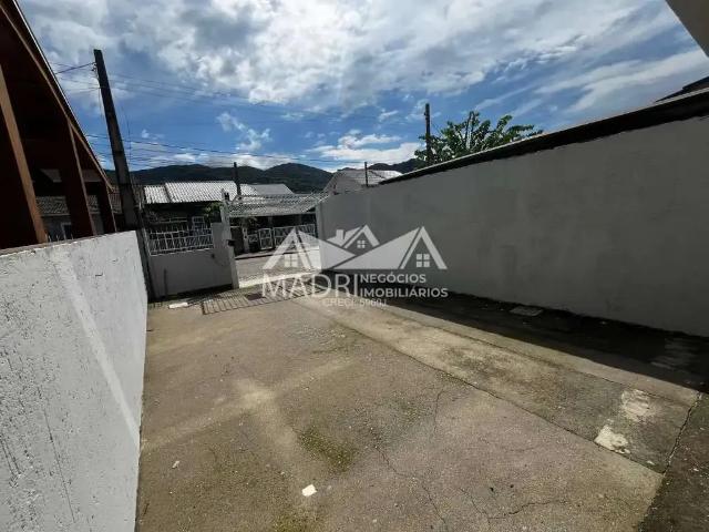 Casa / Sobrado para Locação em Palhoça/SC São Sebastião 2 Quartos