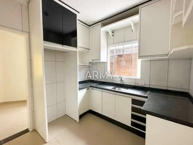 Casa / Sobrado para Locação em Paranaguá/PR Jardim Samambaia 4 Quartos