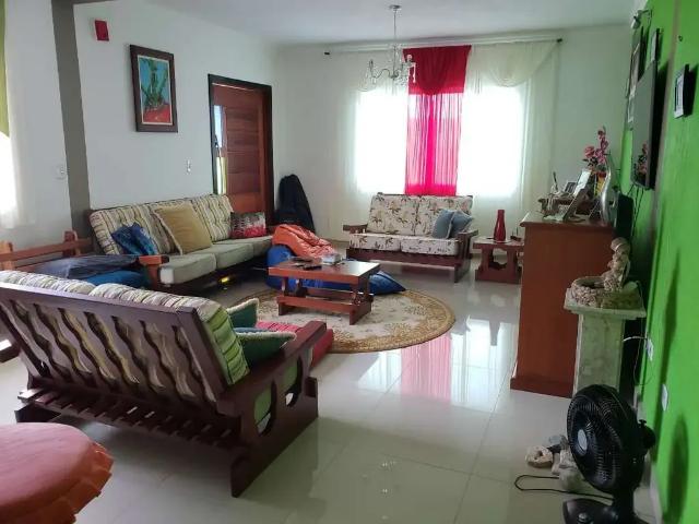 Casa / Sobrado para Locação em Pariquera Açu/SP Centro 3 Quartos
