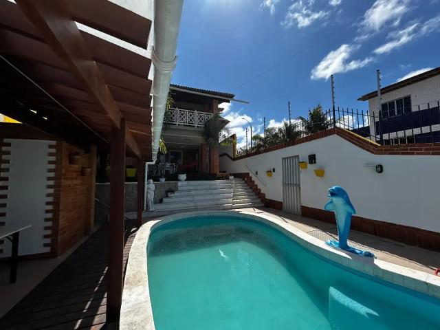 Casa / Sobrado para Locação em Parnamirim/RN Pirangi do Norte Distrito Litoral 5 Quartos