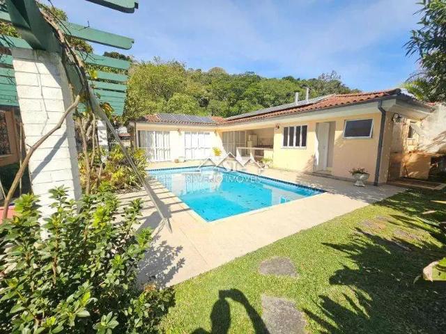 Casa / Sobrado para Locação em Petrópolis/RJ Centro 8 Quartos