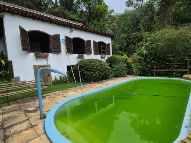 Casa / Sobrado para Locação em Petrópolis/RJ Itaipava 4 Quartos