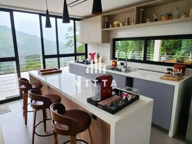 Casa / Sobrado para Locação em Petrópolis/RJ Itaipava 5 Quartos