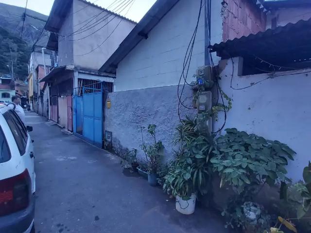Casa / Sobrado para Locação em Petrópolis/RJ Pedro do Rio 1 Quartos