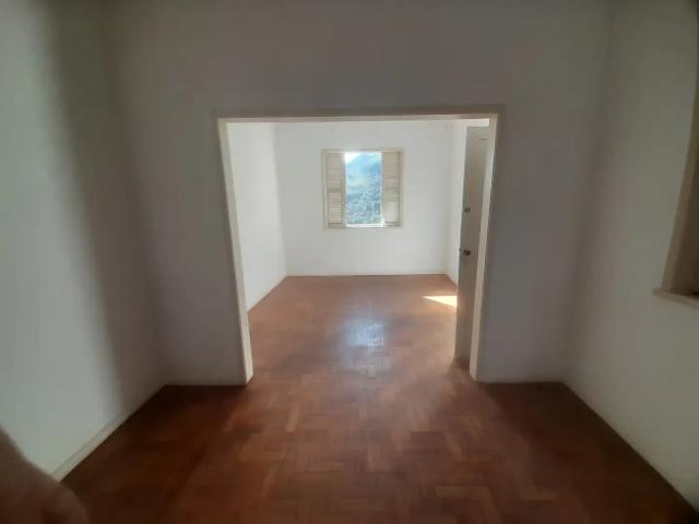 Casa / Sobrado para Locação em Petrópolis/RJ Quarteirão Brasileiro 2 Quartos