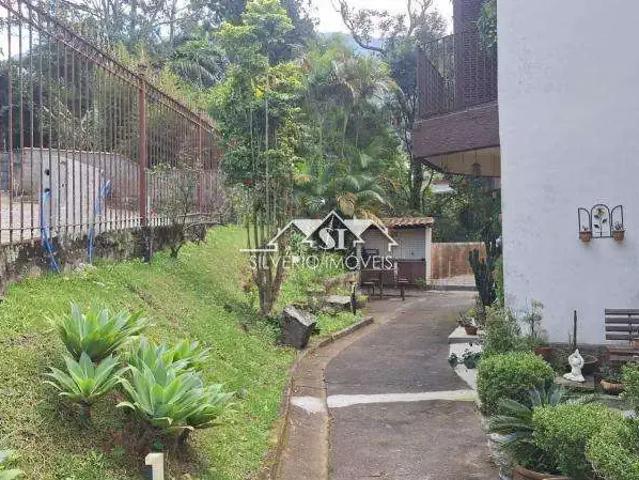 Casa / Sobrado para Locação em Petrópolis/RJ Retiro 2 Quartos