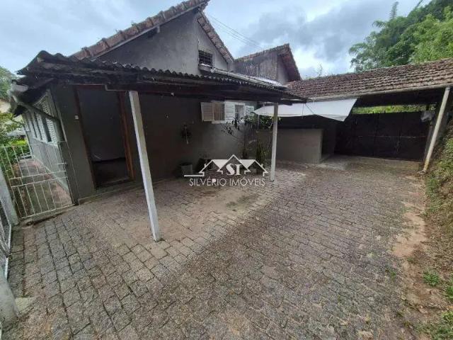Casa / Sobrado para Locação em Petrópolis/RJ Valparaíso 2 Quartos