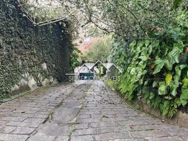Casa / Sobrado para Locação em Petrópolis/RJ Valparaíso 4 Quartos