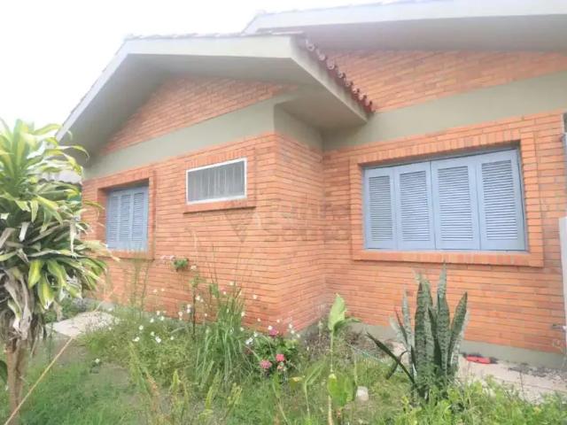 Casa / Sobrado para Locação em Pelotas/RS Areal 3 Quartos