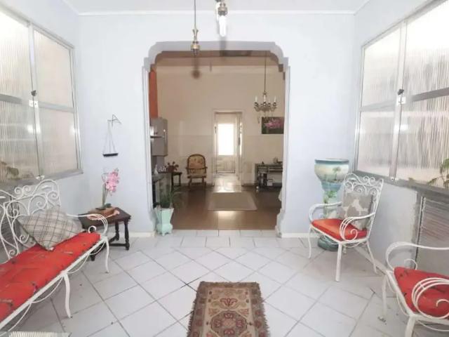 Casa / Sobrado para Locação em Pelotas/RS Centro 4 Quartos