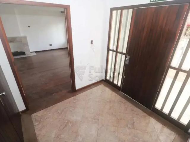 Casa / Sobrado para Locação em Pelotas/RS Centro 4 Quartos