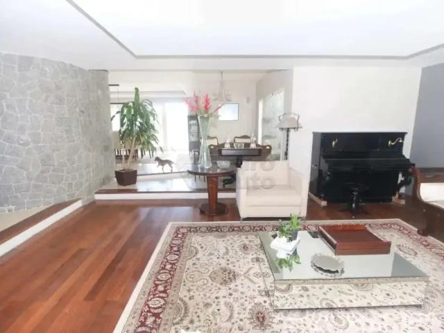Casa / Sobrado para Locação em Pelotas/RS Centro 3 Quartos