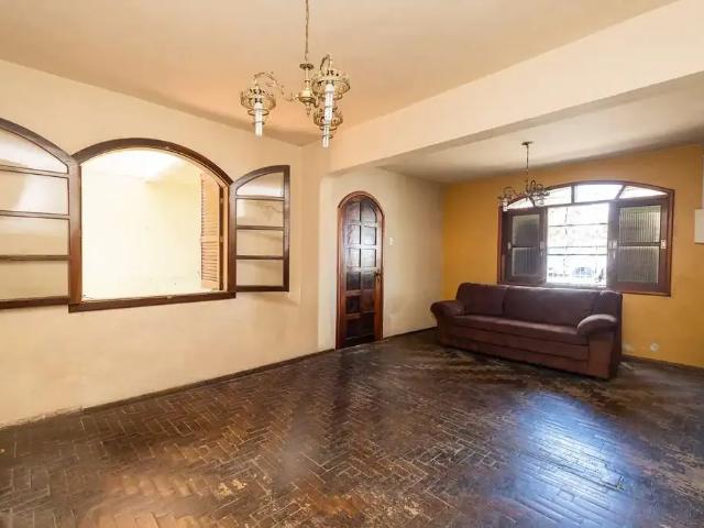 Casa / Sobrado para Locação em Pelotas/RS Centro 3 Quartos