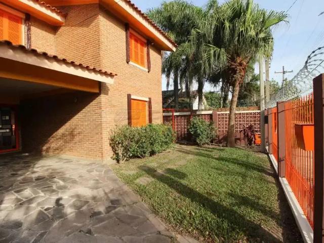Casa / Sobrado para Locação em Pelotas/RS Laranjal 4 Quartos