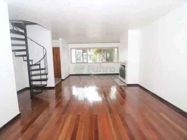 Casa / Sobrado para Locação em Pelotas/RS Três Vendas 4 Quartos