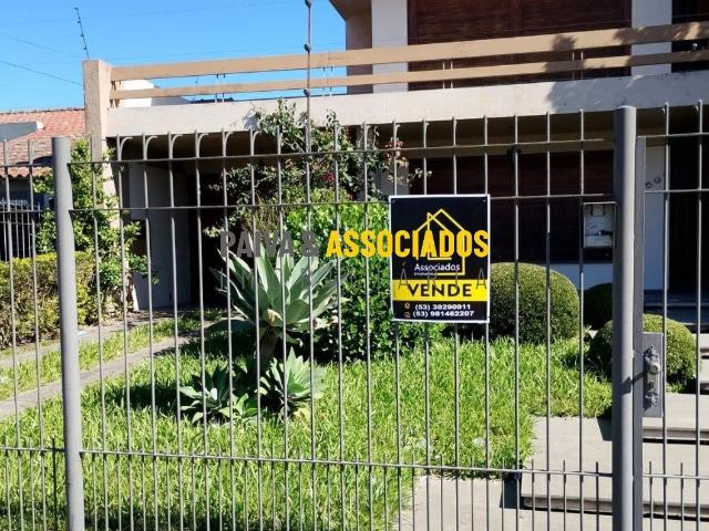 Casa / Sobrado para Locação em Pelotas/RS Três Vendas 4 Quartos