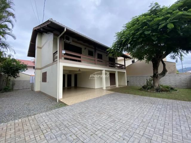 Casa / Sobrado para Locação em Penha/SC Centro 4 Quartos