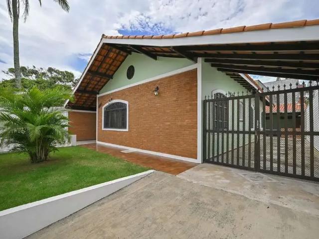 Casa / Sobrado para Locação em Peruíbe/SP Arpoador 3 Quartos
