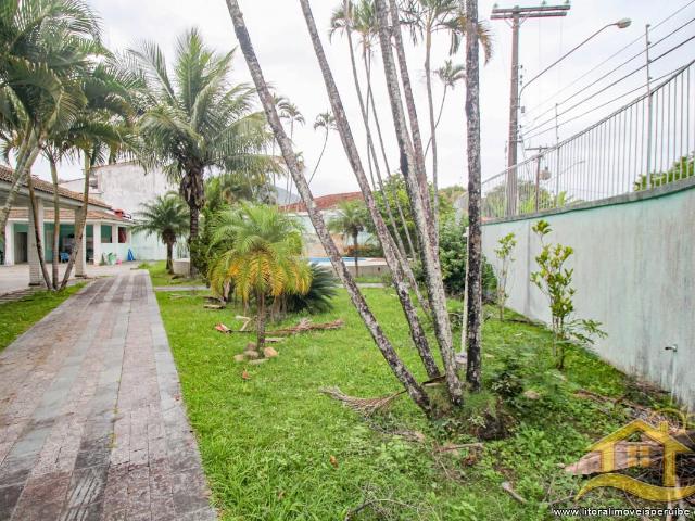 Casa / Sobrado para Locação em Peruíbe/SP Centro 3 Quartos