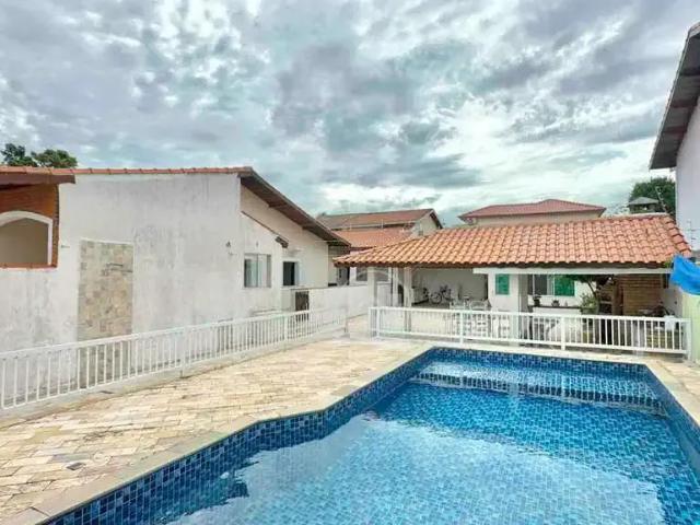 Casa / Sobrado para Locação em Peruíbe/SP Jardim Casablanca 3 Quartos